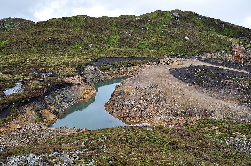 After ignoring warnings, Scotland has problems with restoration - 911Metallurgist 800px Abandoned open pit baryte mine at Ben Eagach near Aberfeldy Perthshire Scotland