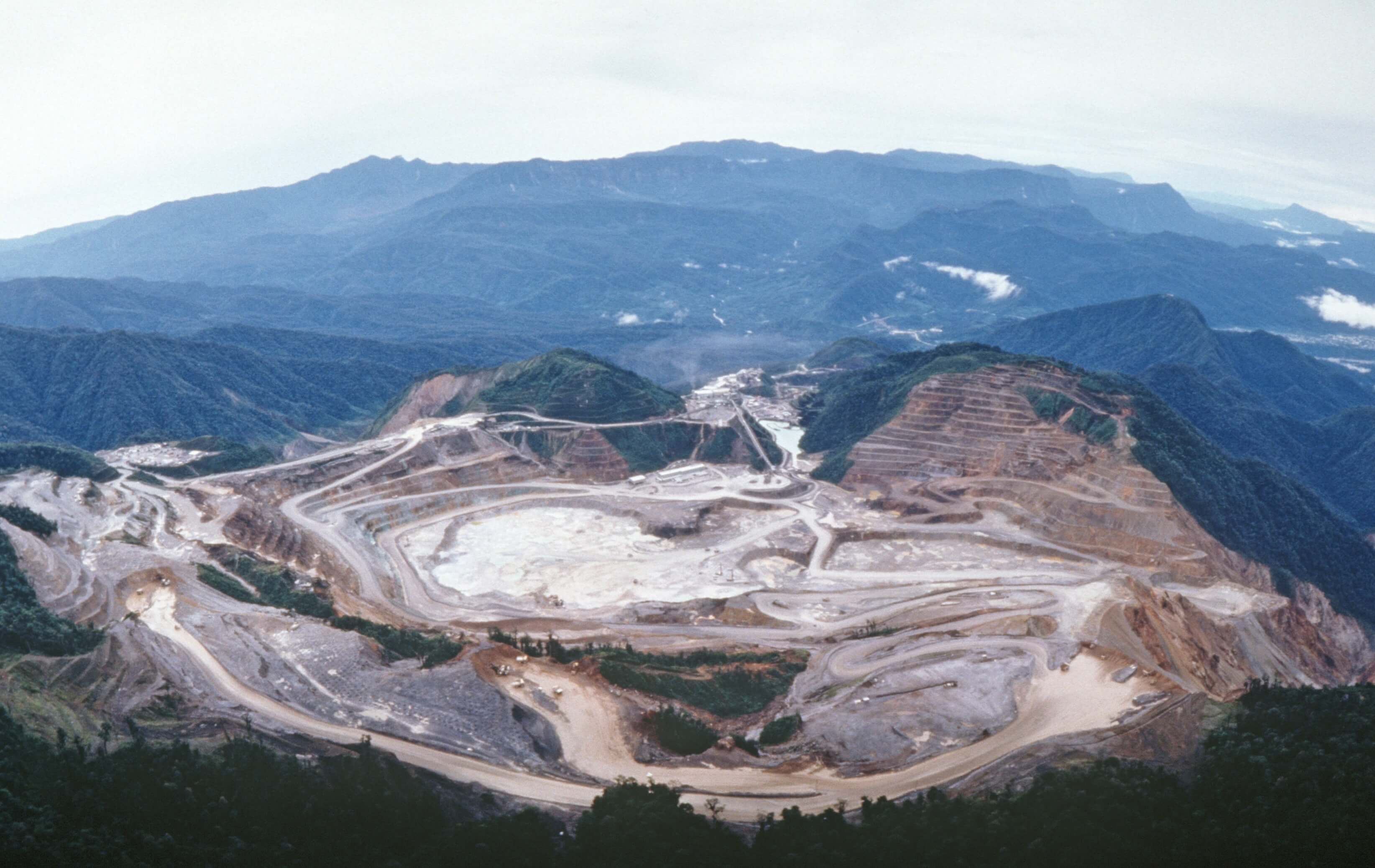 Papua New Guinea's government opens new controversy regarding the Ok Tedi Mine - 911Metallurgist ok tedi aerial 2