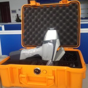 Handheld-XRF-Analyzer-in-shock-resistant-case